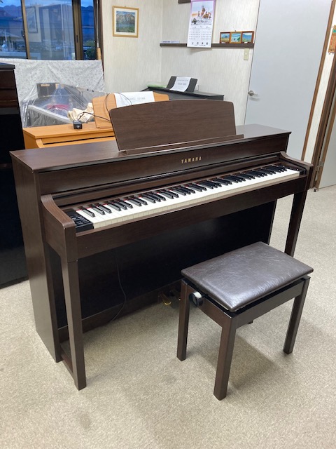 YAMAHA電子ピアノSCLP-5450　　【中古】椅子、説明書、楽譜付き